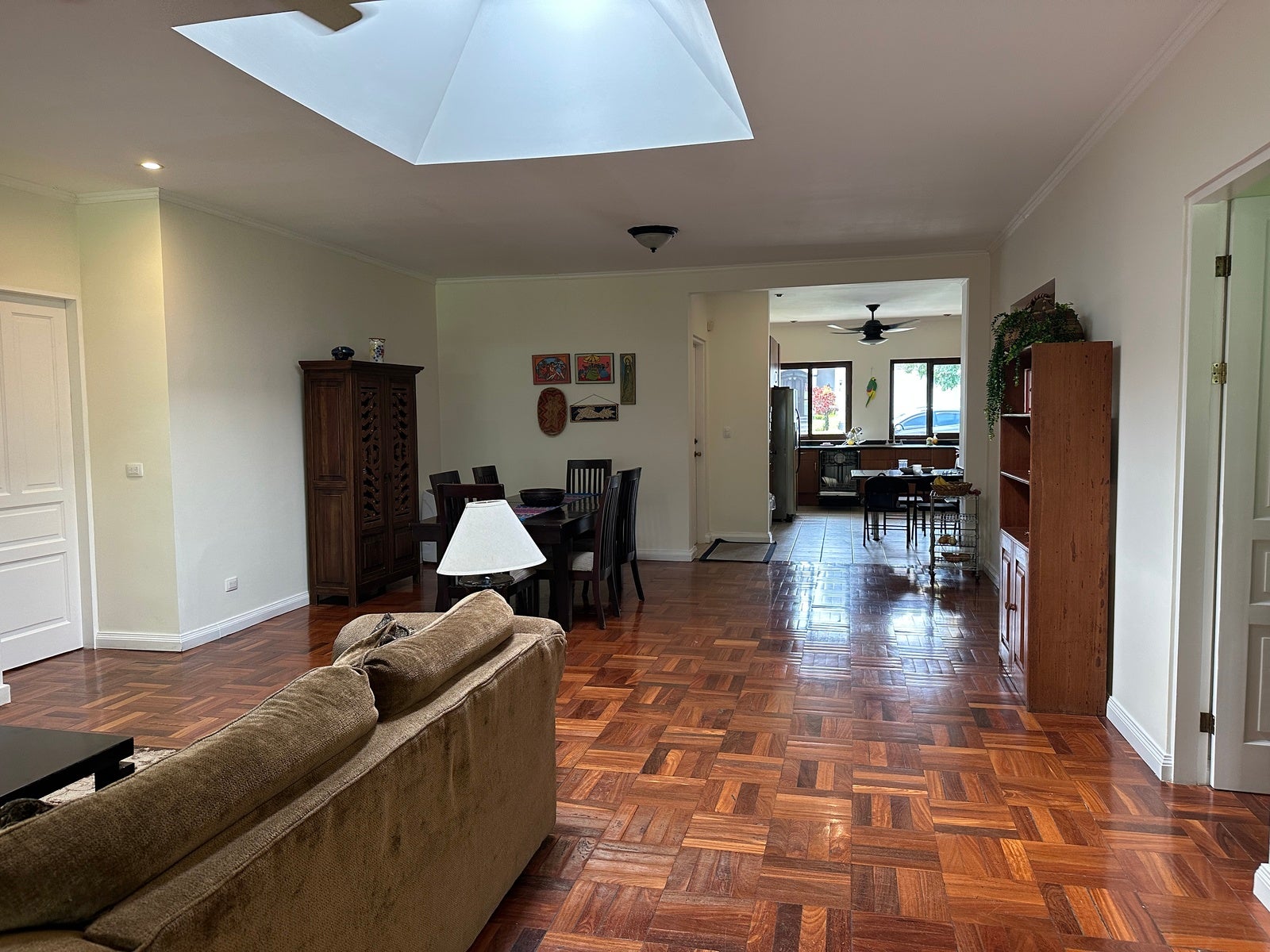 Single level home — photo 8 of 19