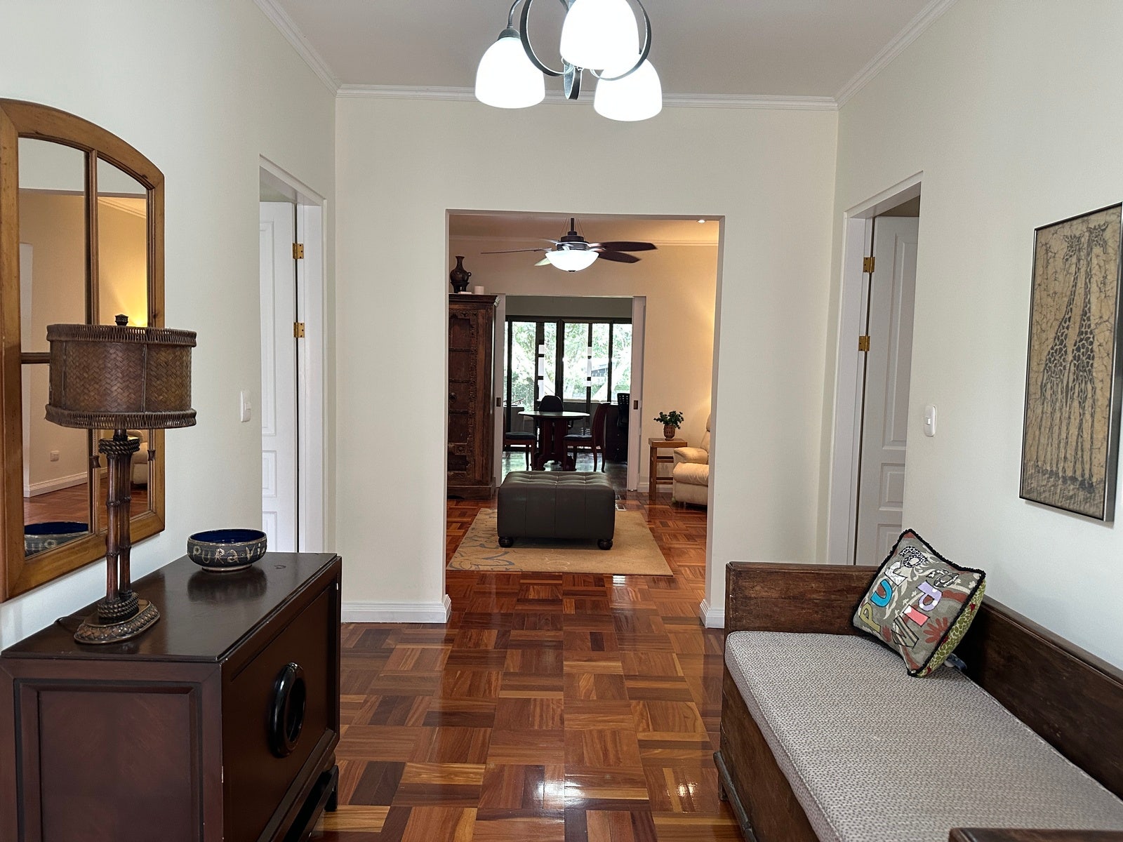 Single level home — photo 4 of 19