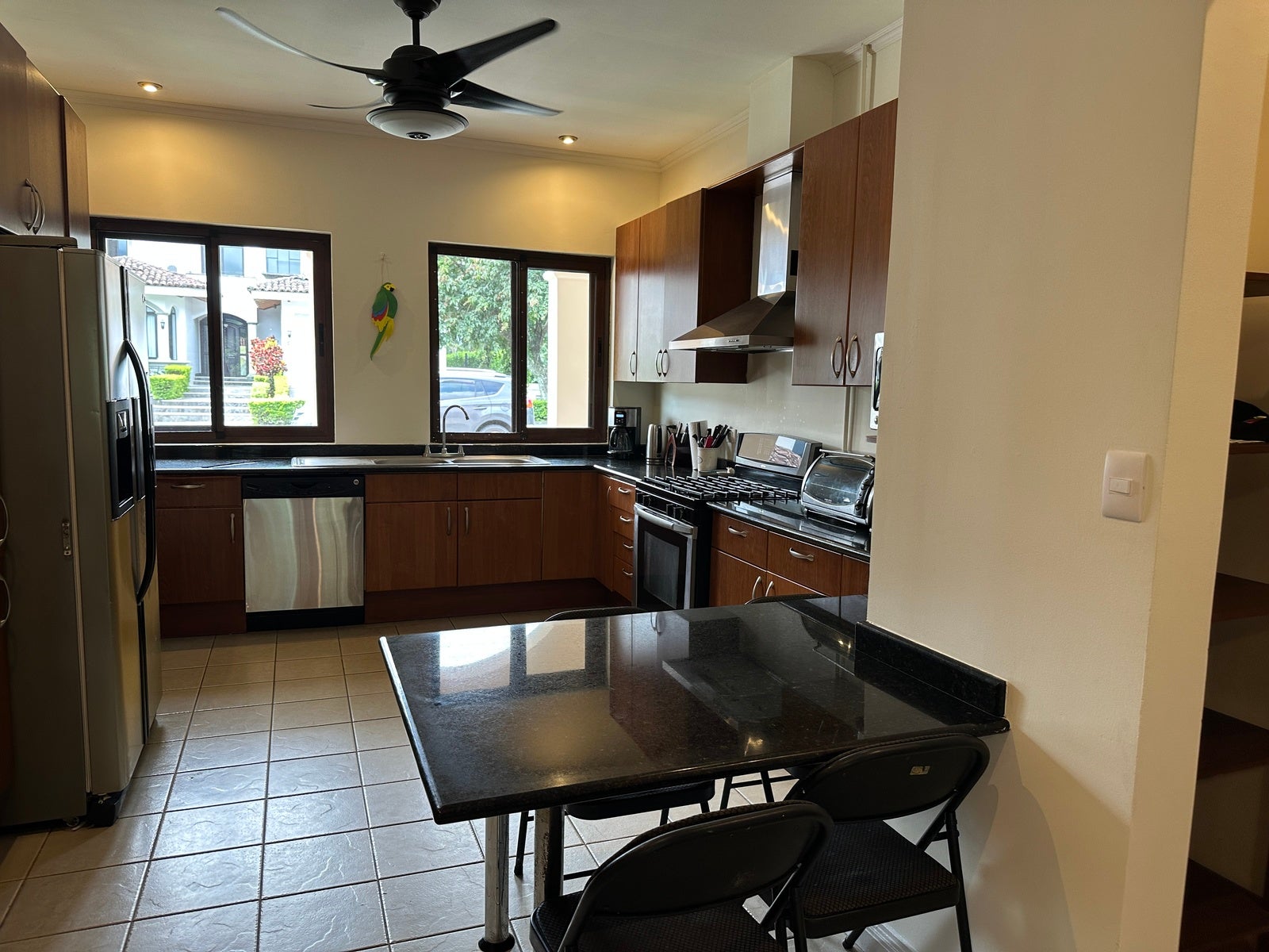 Single level home — photo 10 of 19