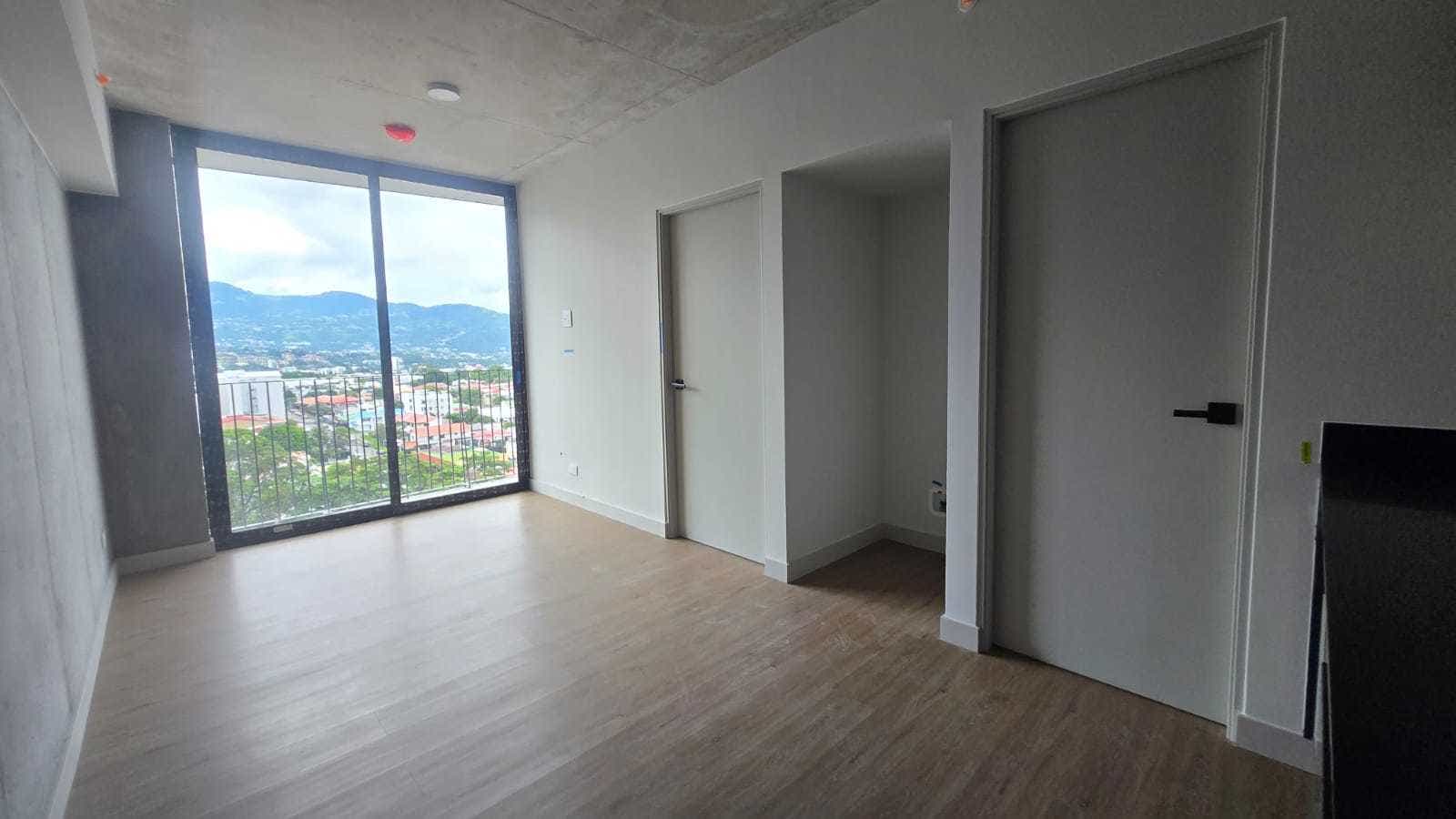 Babylon 12th Floor Apartment — photo 8 of 10
