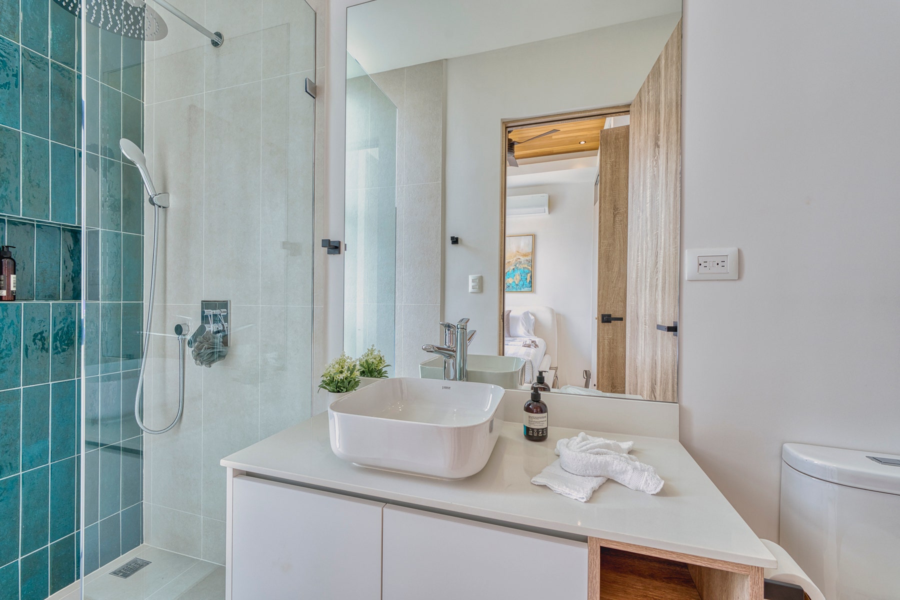Four Bedroom Luxury Townhome — foto 18 de 19
