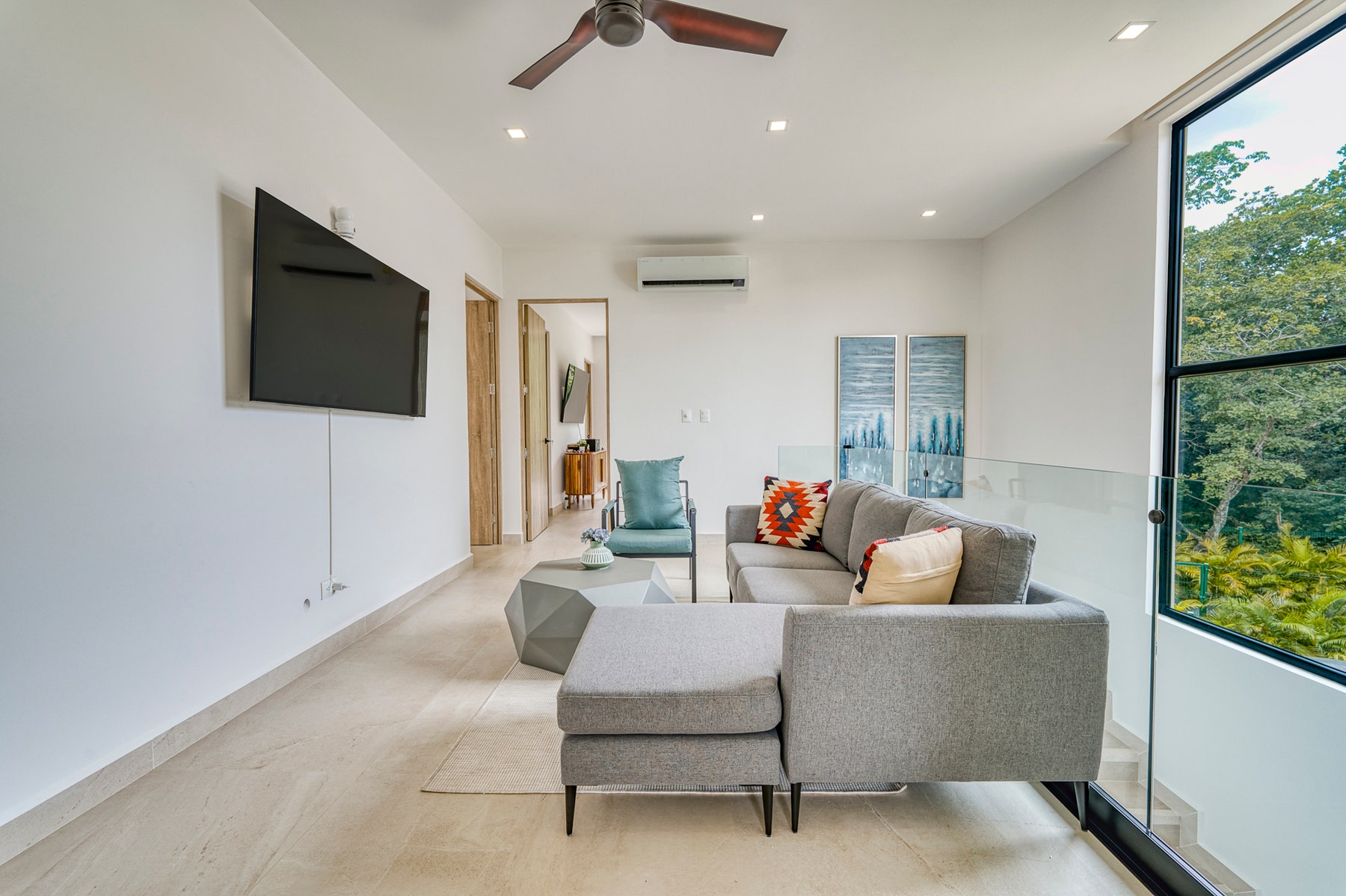 Four Bedroom Luxury Townhome — foto 19 de 19