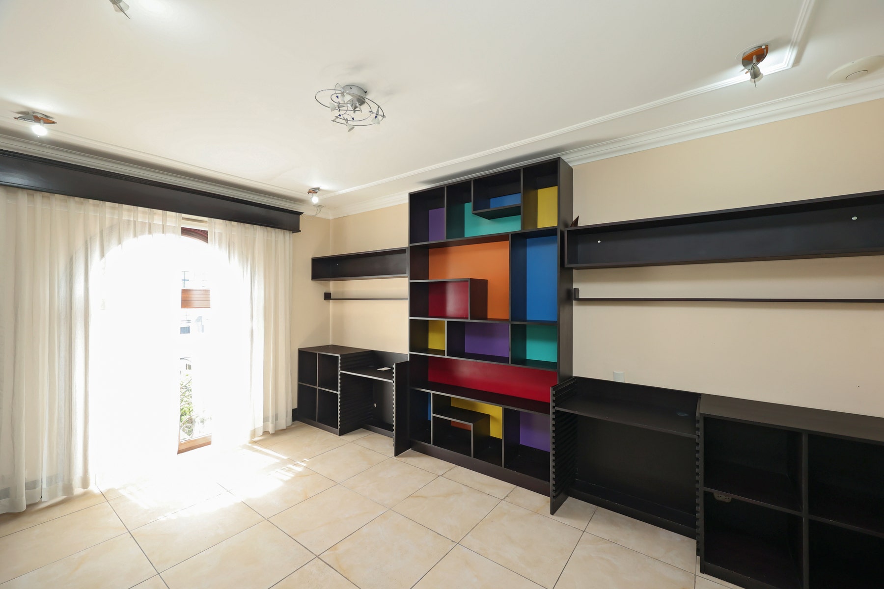 Luxury City Estate — photo 9 of 19