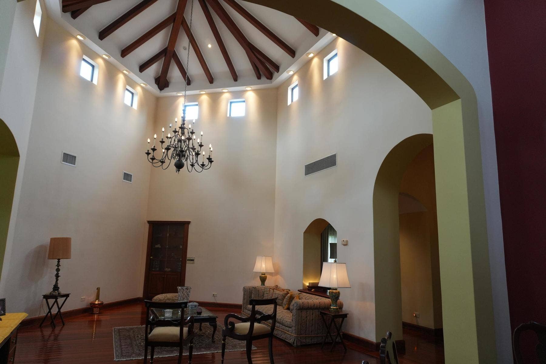 Luxury Central Valley Hacienda — photo 3 of 18
