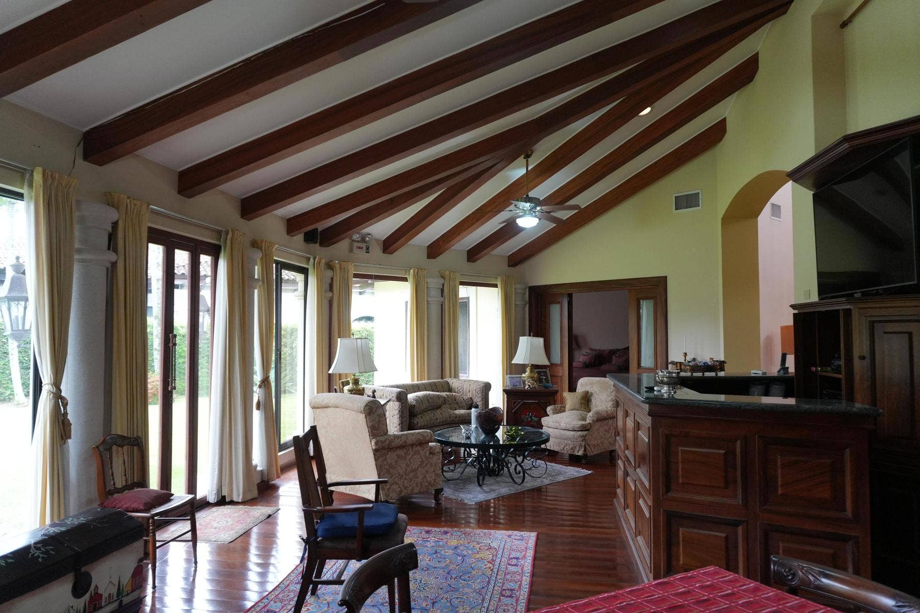 Luxury Central Valley Hacienda — photo 4 of 18