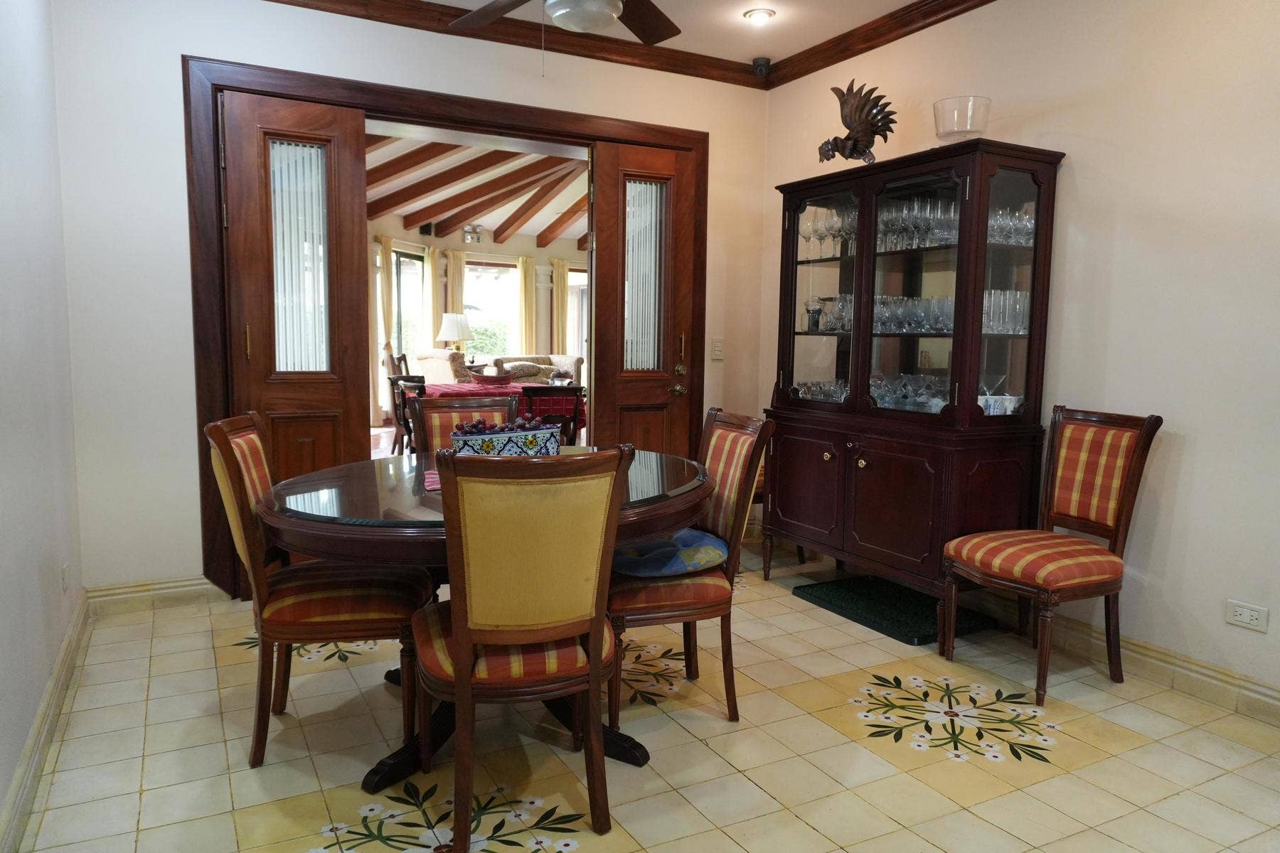 Luxury Central Valley Hacienda — photo 8 of 18