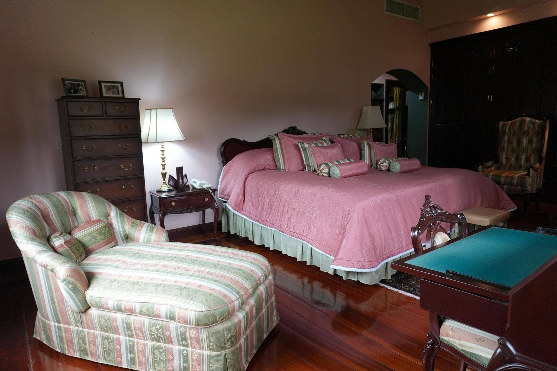 Luxury Central Valley Hacienda — photo 12 of 18