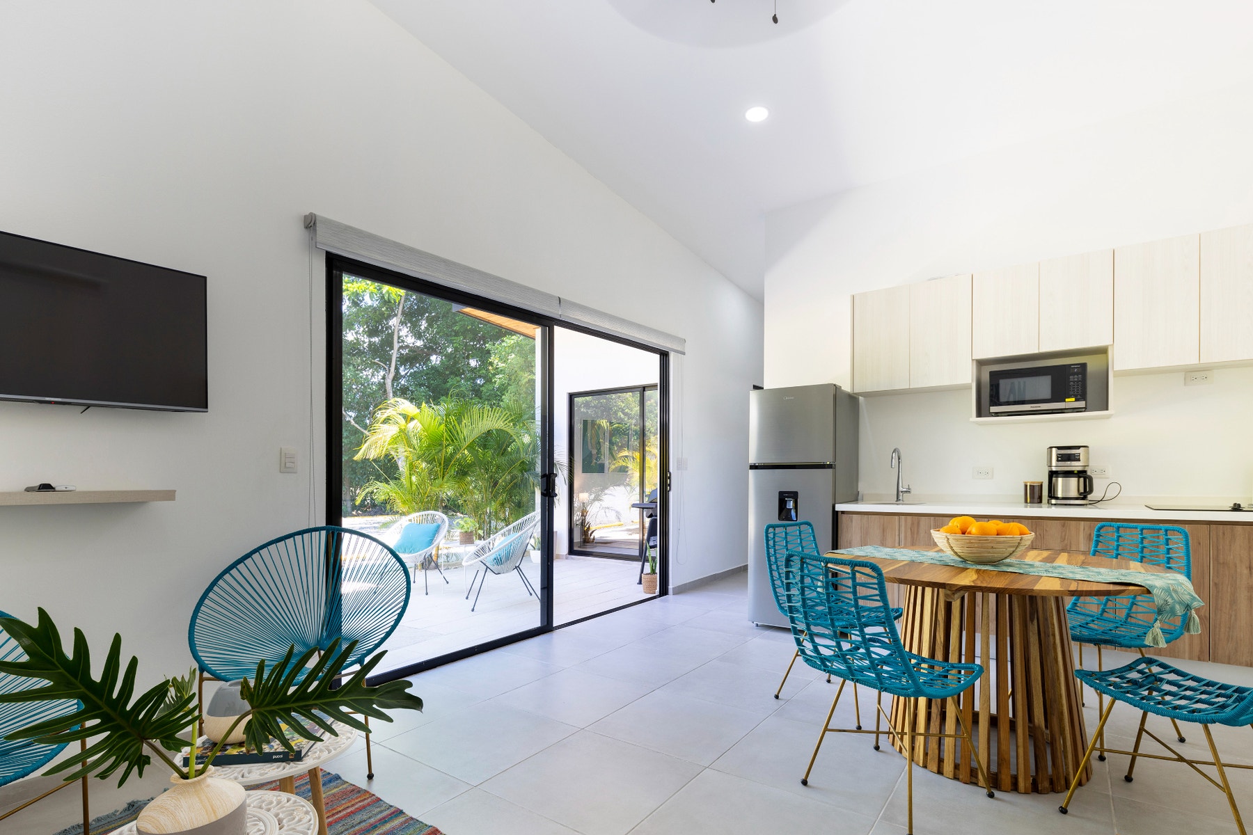 Modern Multi Unit Walk to the Beach — photo 15 of 19