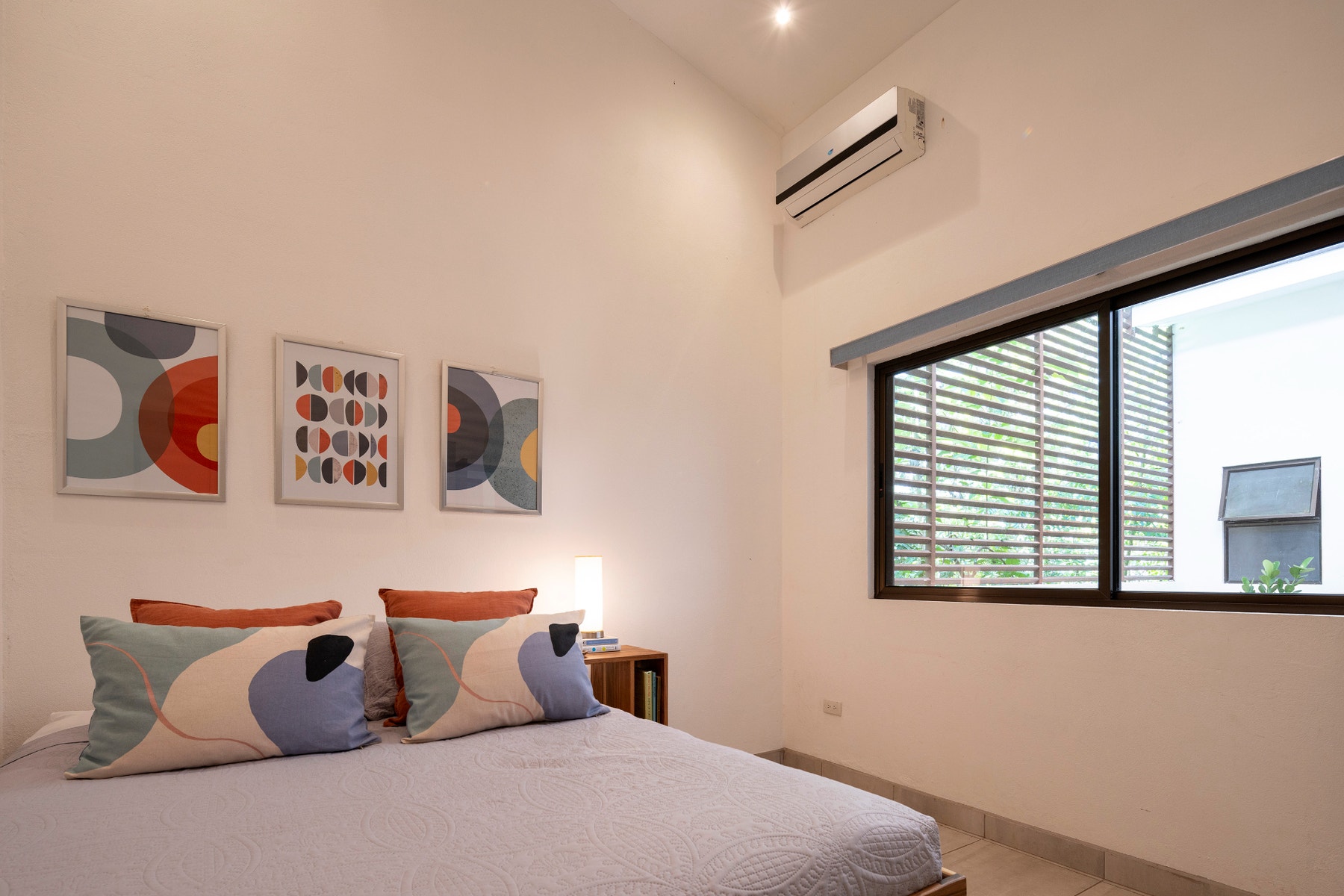 Modern Walk to the Beach Villa — photo 12 of 19