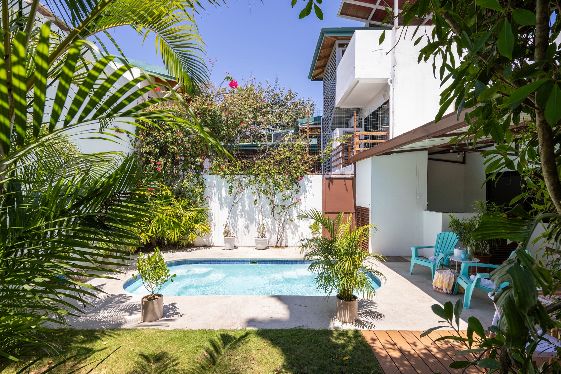 Modern Walk to the Beach Villa — photo 2 of 19