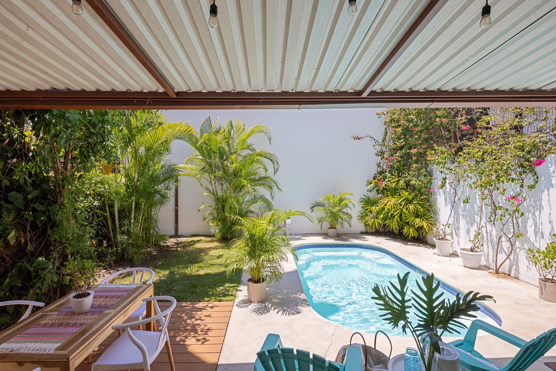Modern Walk to the Beach Villa — photo 18 of 19