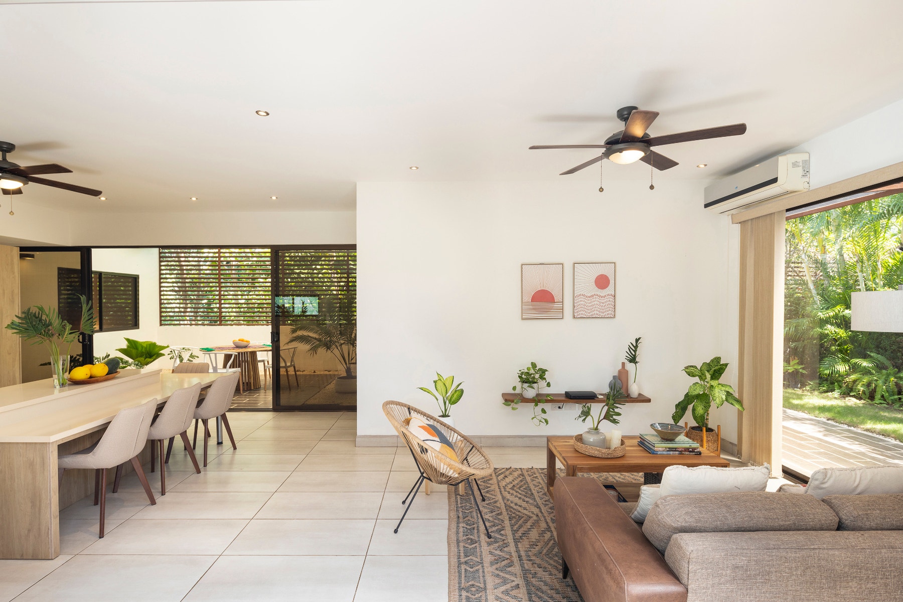 Modern Walk to the Beach Villa — photo 10 of 19