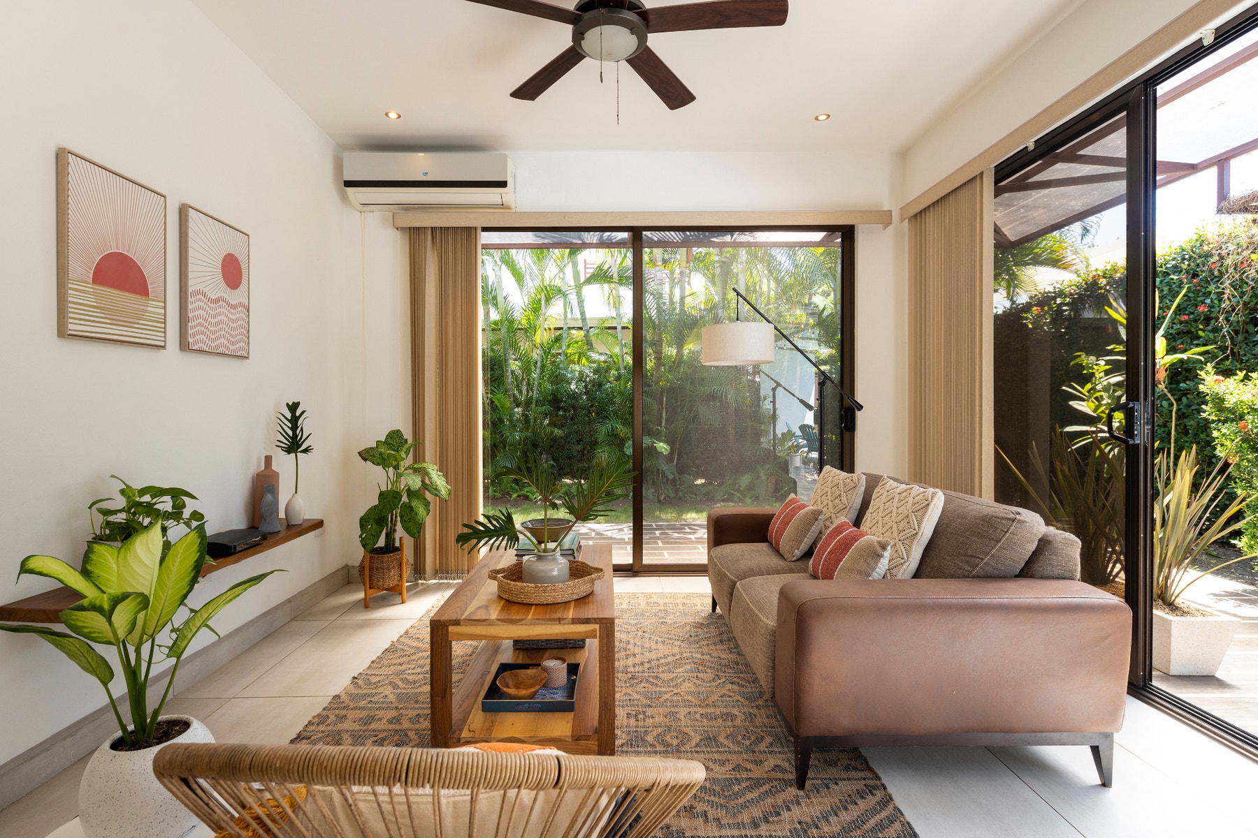 Modern Walk to the Beach Villa — photo 6 of 19