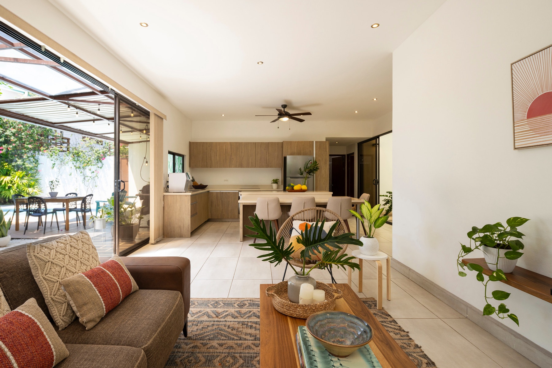 Modern Walk to the Beach Villa — photo 5 of 19