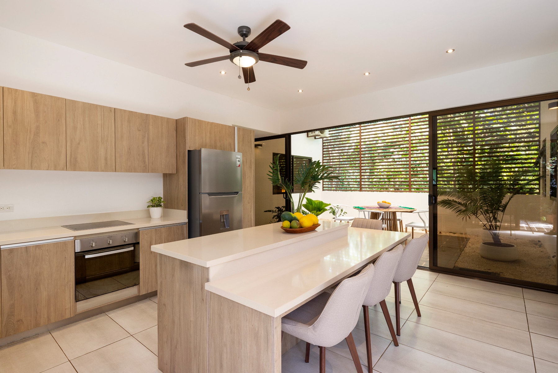Modern Walk to the Beach Villa — photo 9 of 19