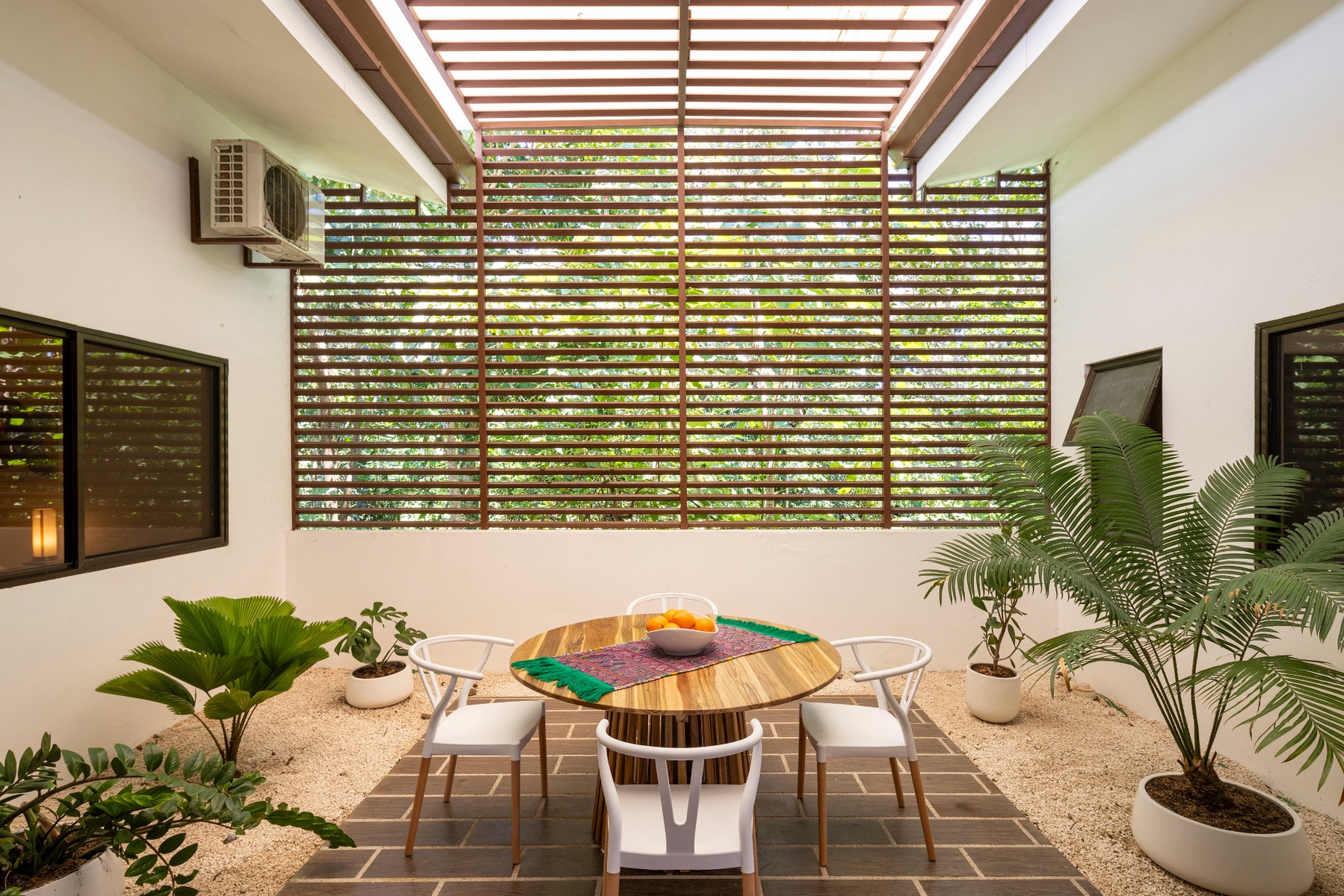 Modern Walk to the Beach Villa — photo 16 of 19