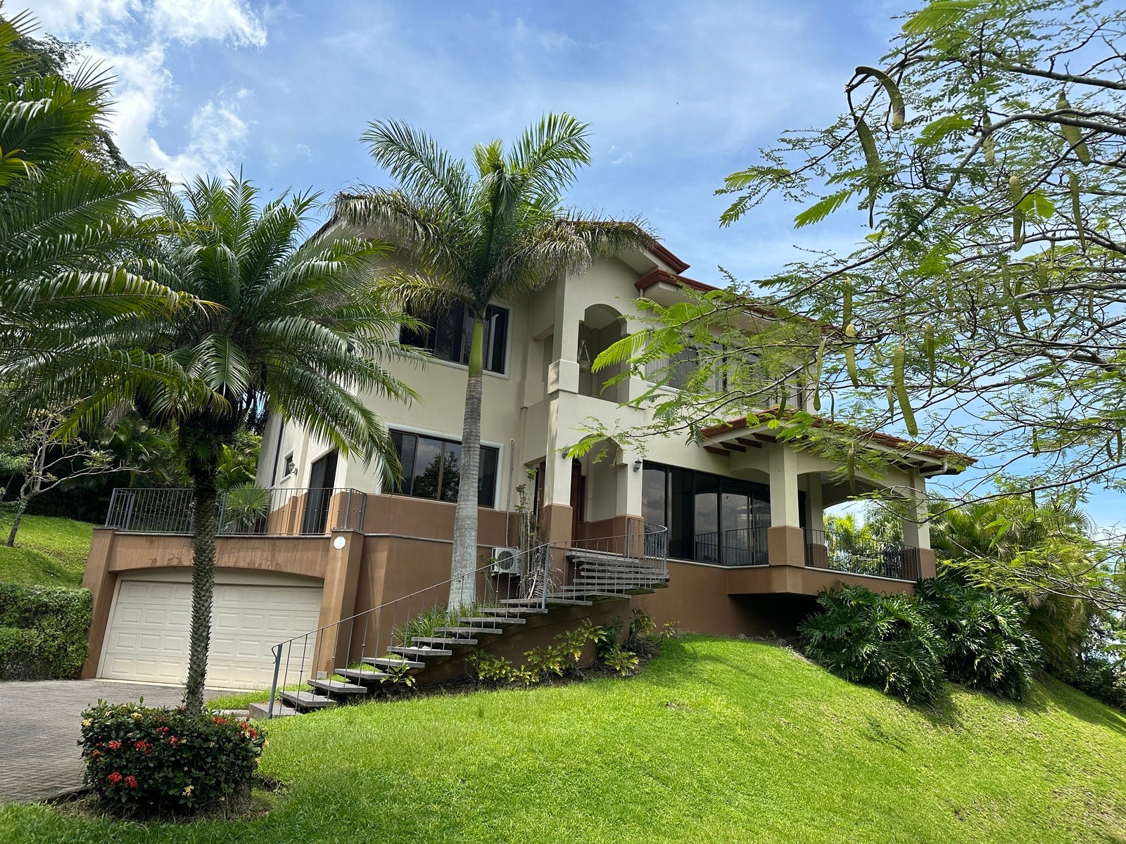 Family House with private pool, Cerro Colon, Ciudad Colon, Colon, Mora, San Jose, Costa Rica 10701