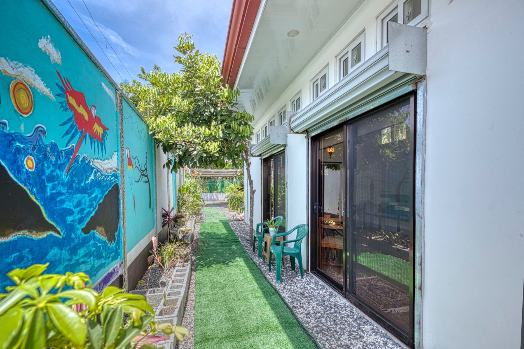 Tropical Pool Estate — photo 5 of 19