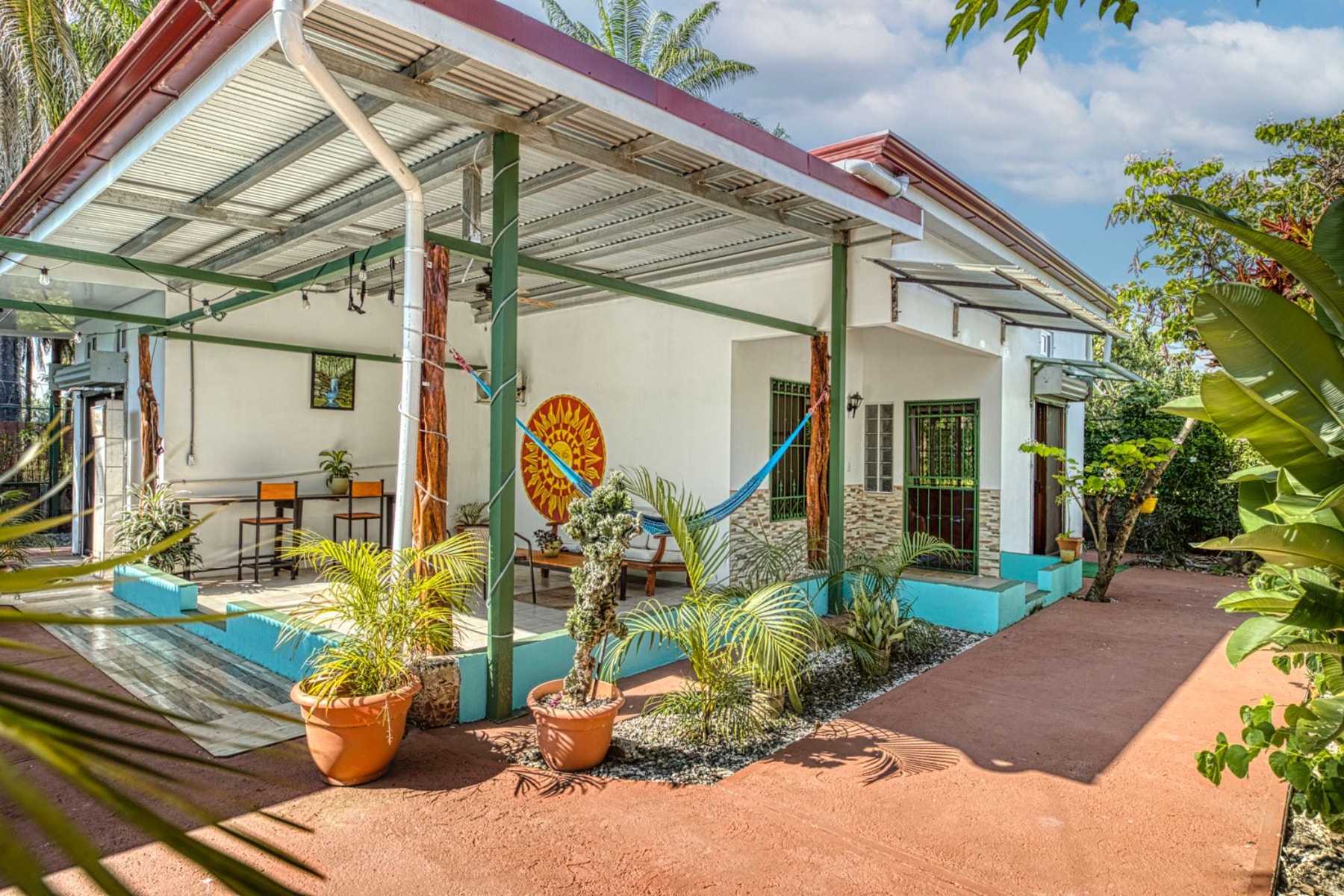 Tropical Pool Estate — photo 3 of 19