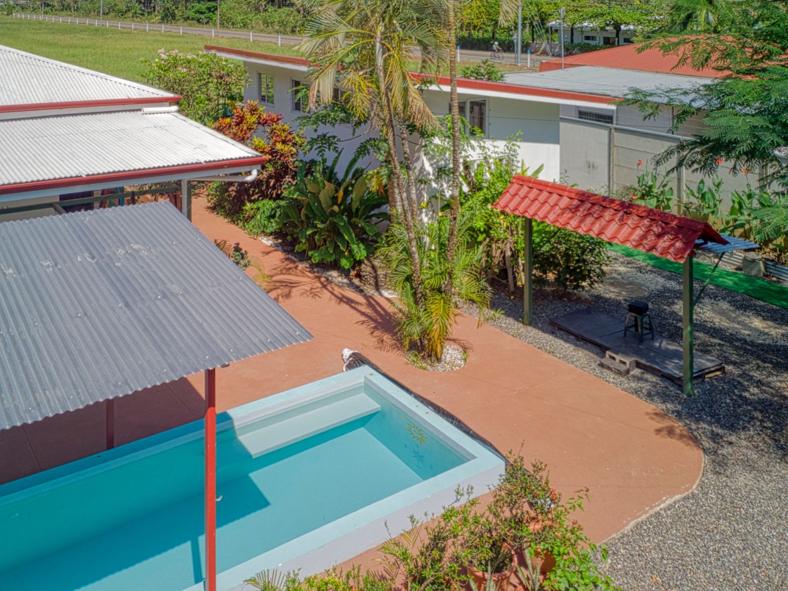 Tropical Pool Estate — photo 7 of 19