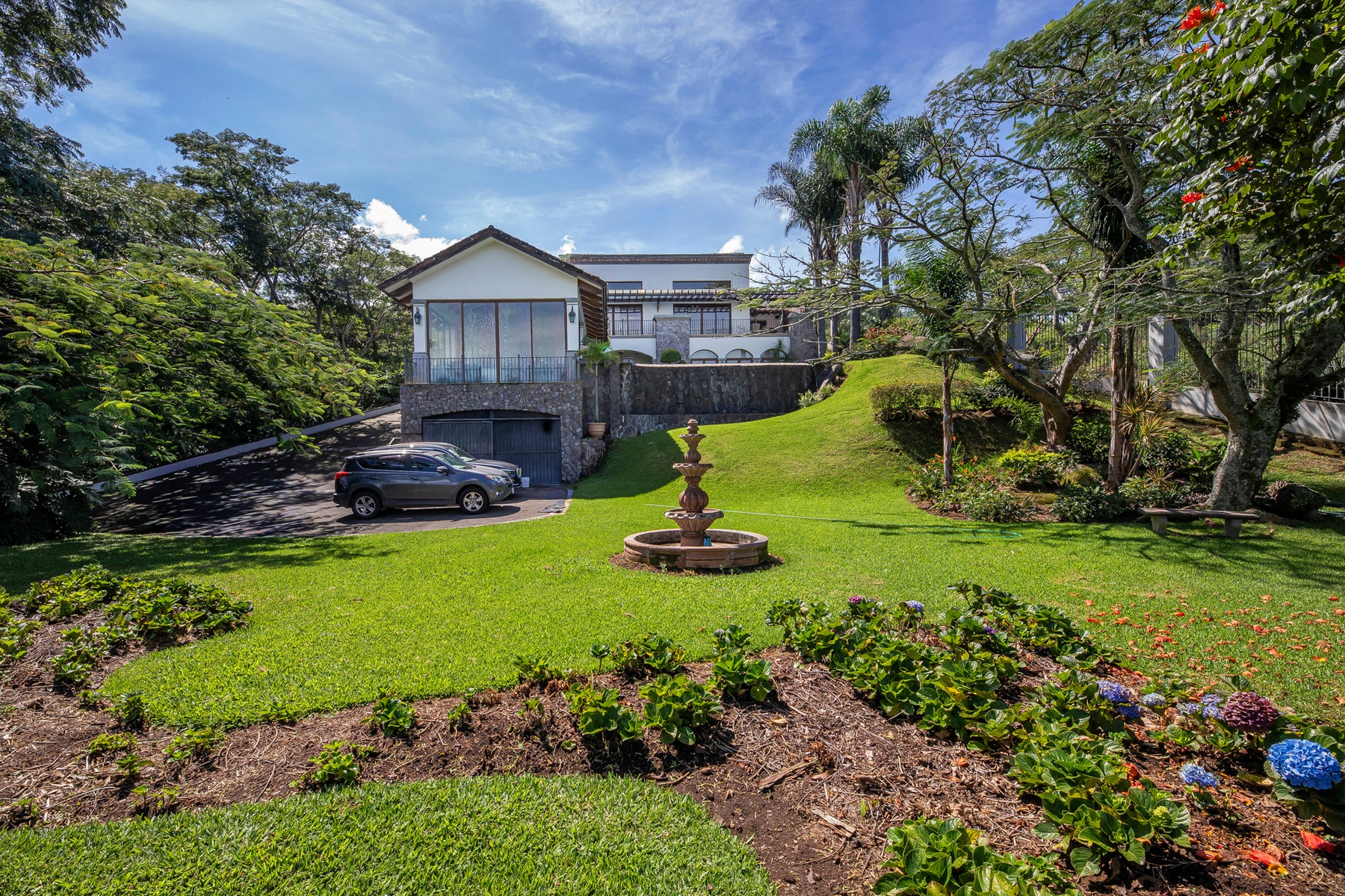 Panoramic View Mountain Estate — photo 5 of 19