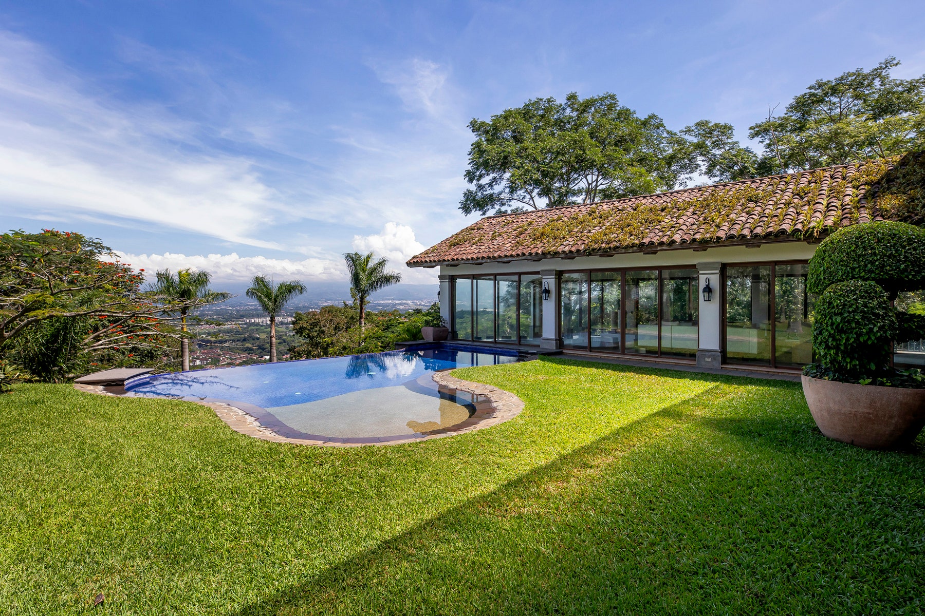 Panoramic View Mountain Estate — photo 11 of 19