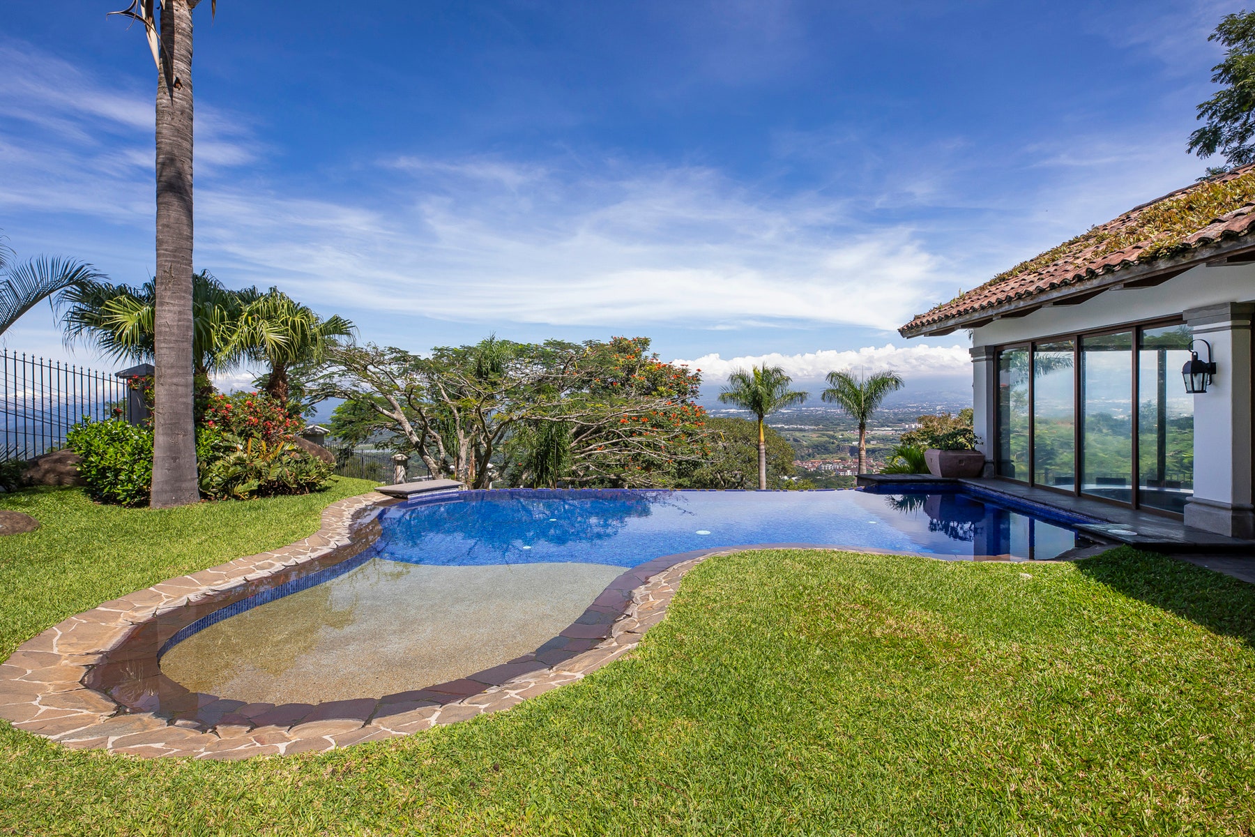 Panoramic View Mountain Estate — photo 12 of 19