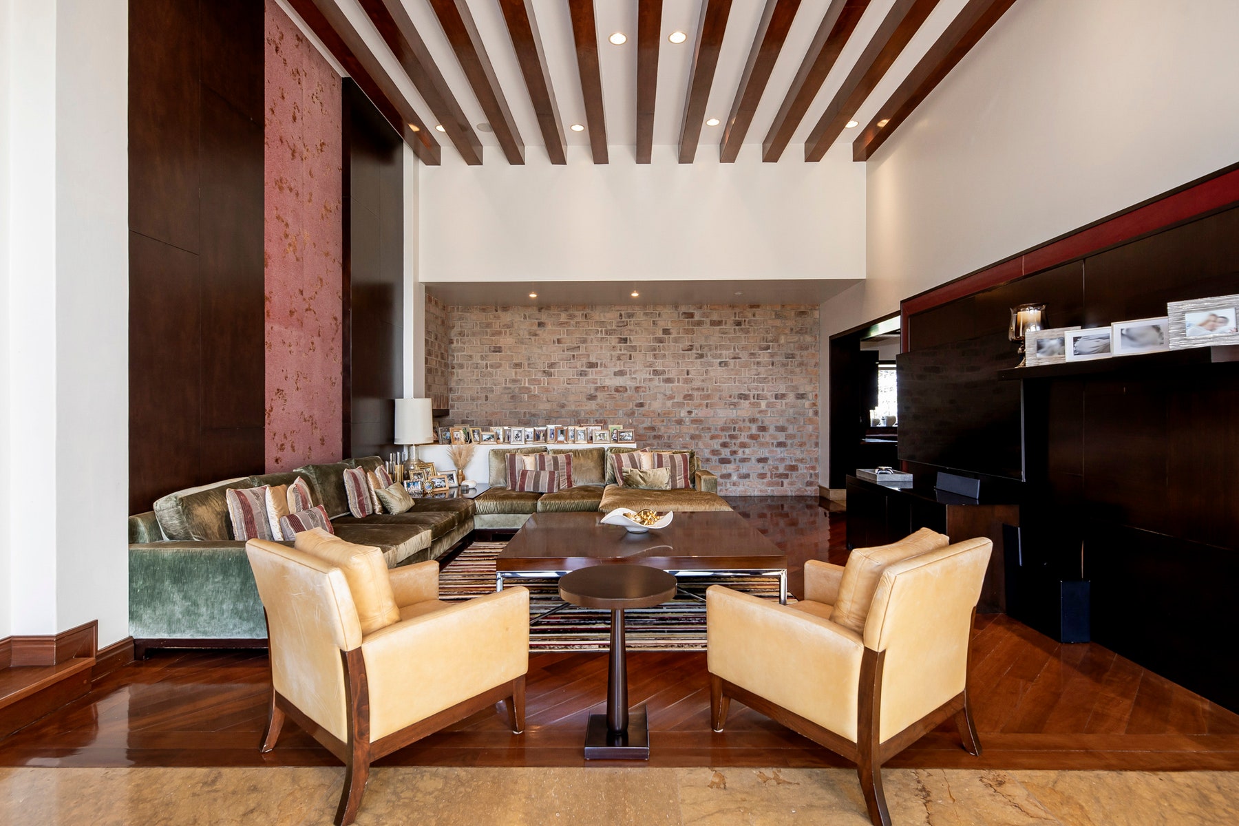 Panoramic View Mountain Estate — photo 16 of 19