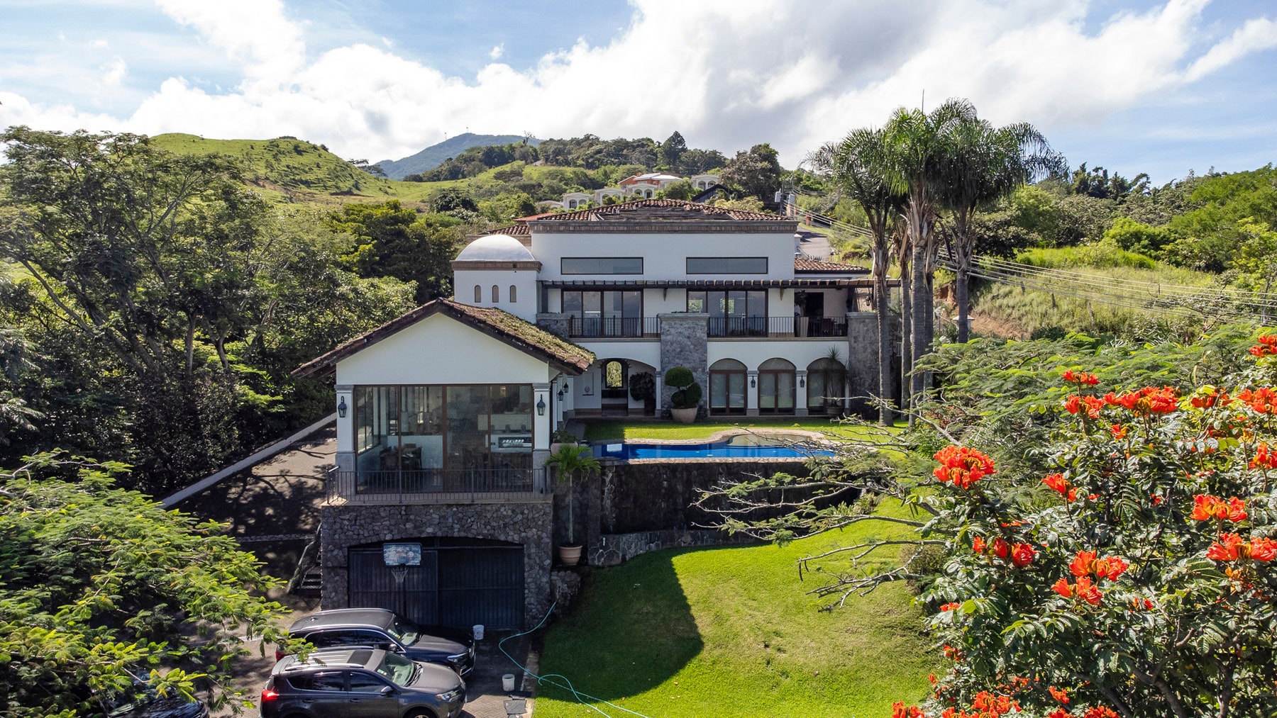 Panoramic View Mountain Estate — photo 2 of 19