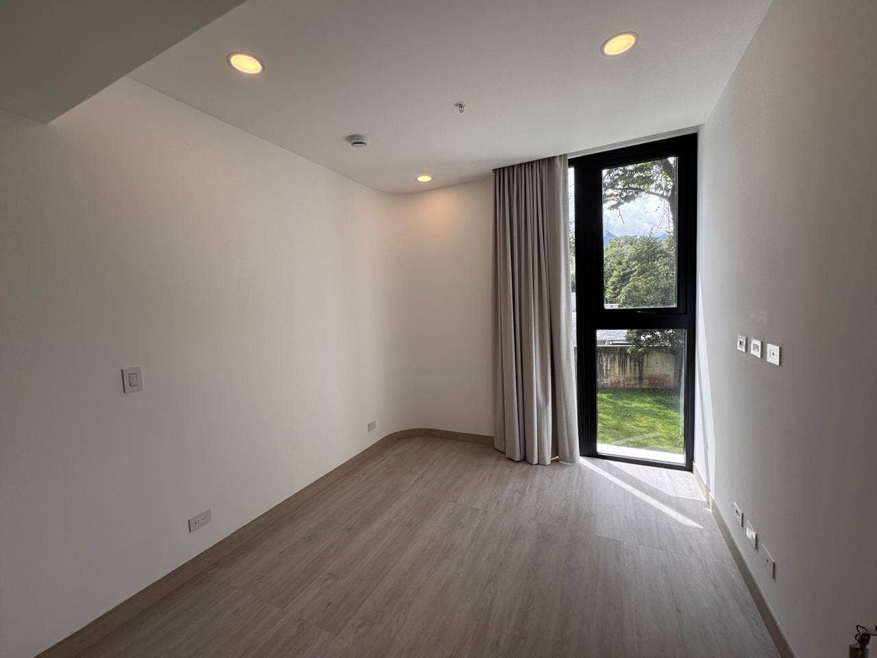 MID 102, Escazú Brand new rental condo. — photo 7 of 19