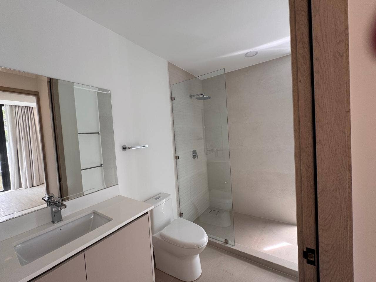 MID 102, Escazú Brand new rental condo. — photo 8 of 19