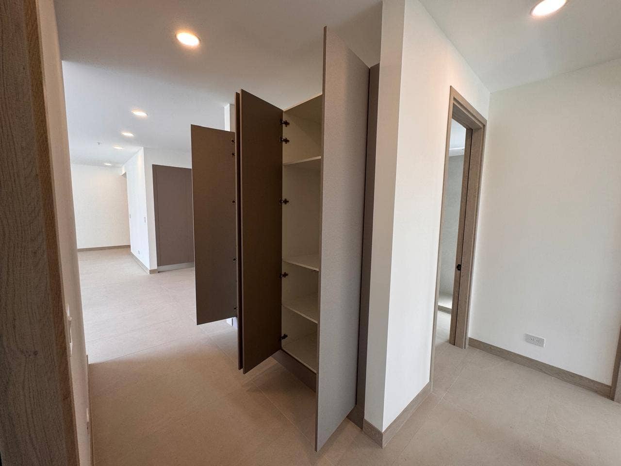 MID 102, Escazú Brand new rental condo. — photo 11 of 19