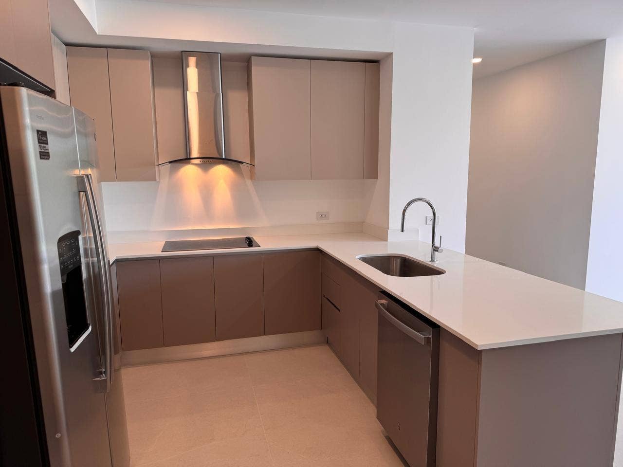 MID 102, Escazú Brand new rental condo. — photo 6 of 19
