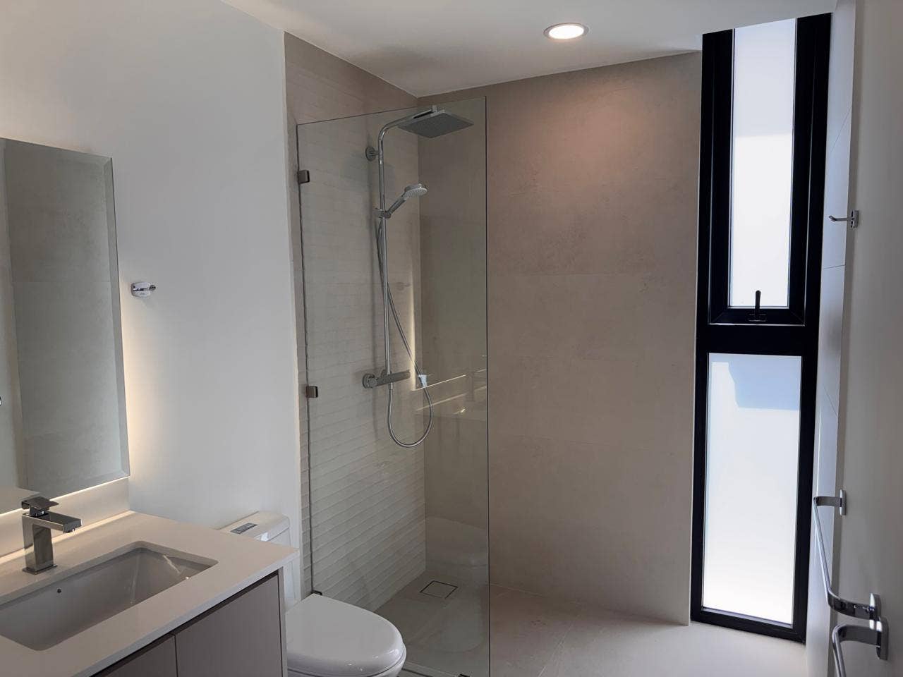 MID 102, Escazú Brand new rental condo. — photo 17 of 19
