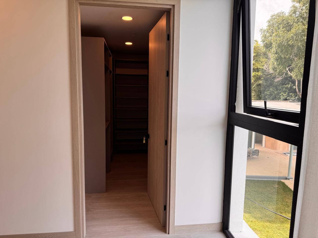 MID 102, Escazú Brand new rental condo. — photo 18 of 19