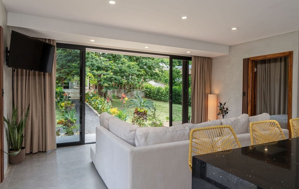 Modern Two Bedroom Villa — photo 6 of 19