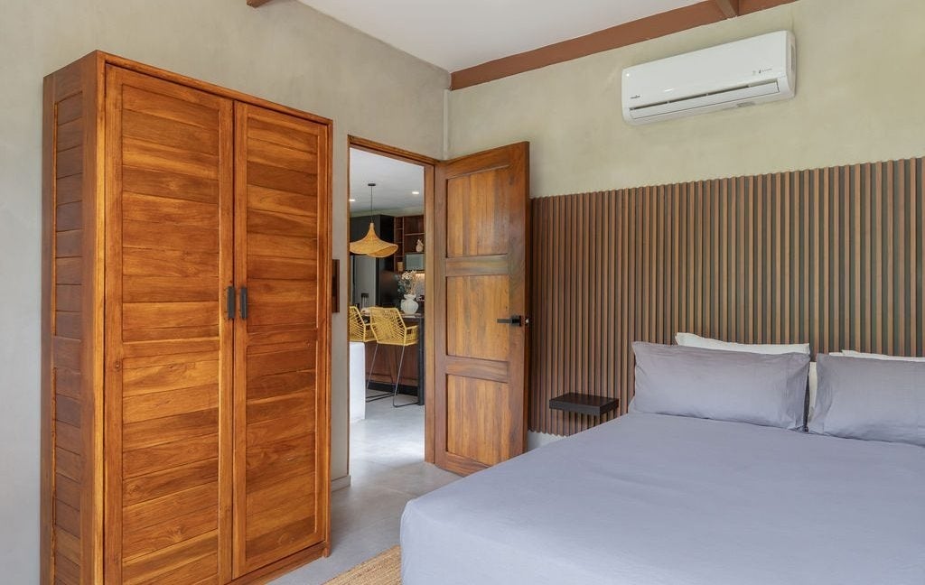 Modern Two Bedroom Villa — photo 11 of 19