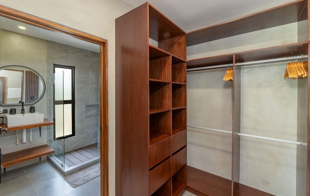 Modern Two Bedroom Villa — photo 18 of 19