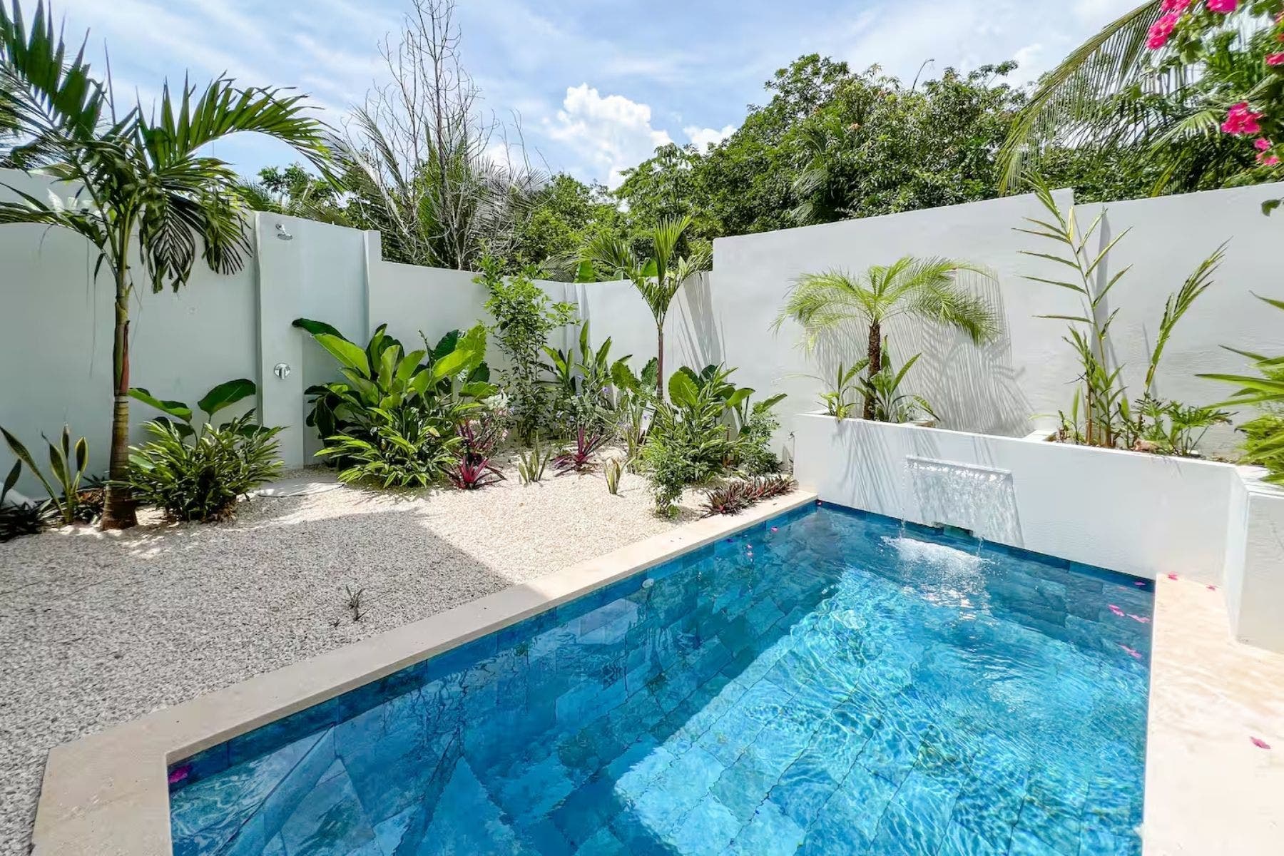 Modern Houses Walking Distance to the Beach — photo 18 of 19