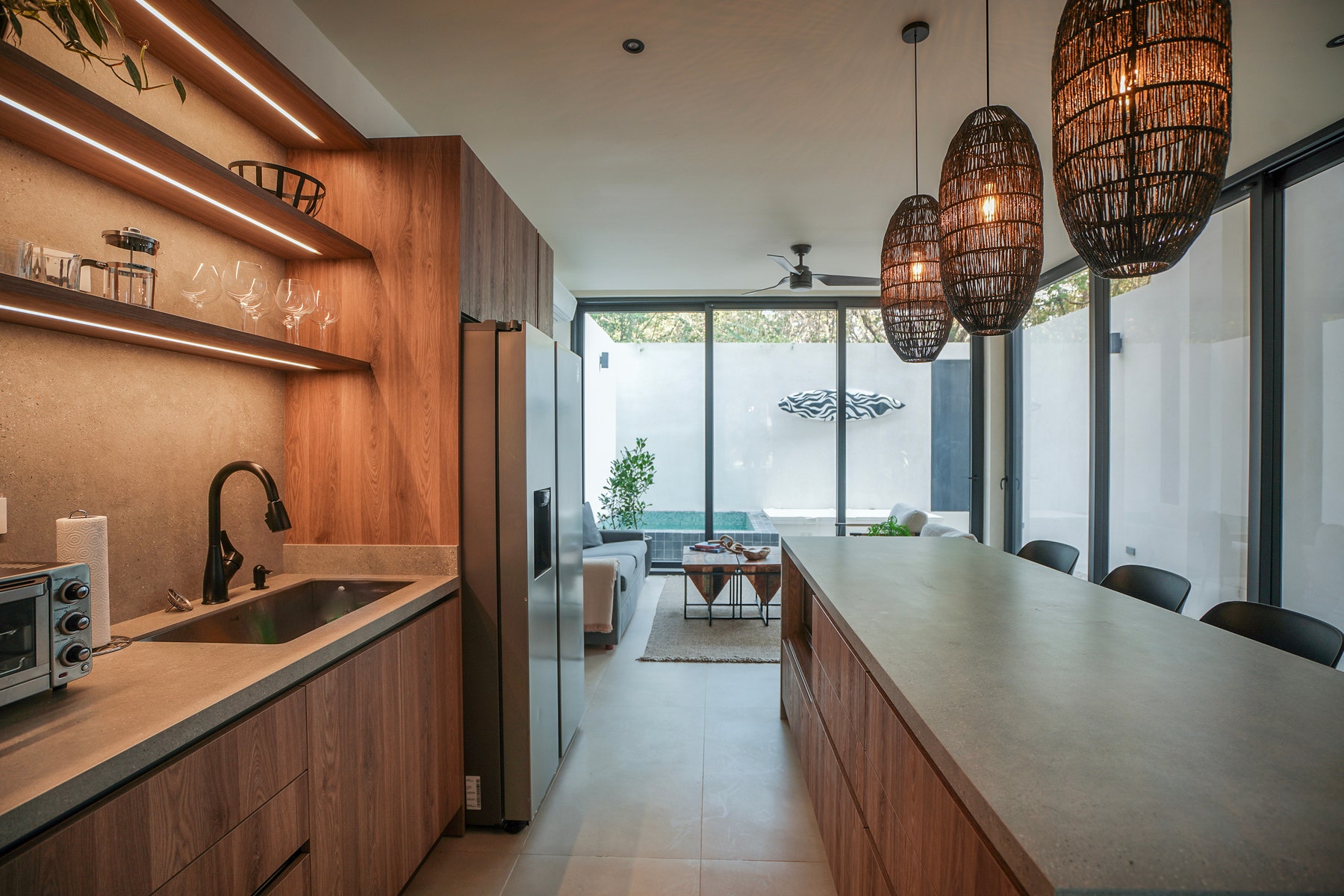 Contemporary Beach Condo, #7 — photo 8 of 14