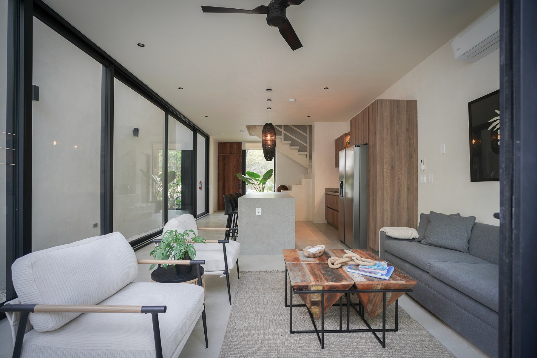 Contemporary Beach Condo, #7 — photo 12 of 14