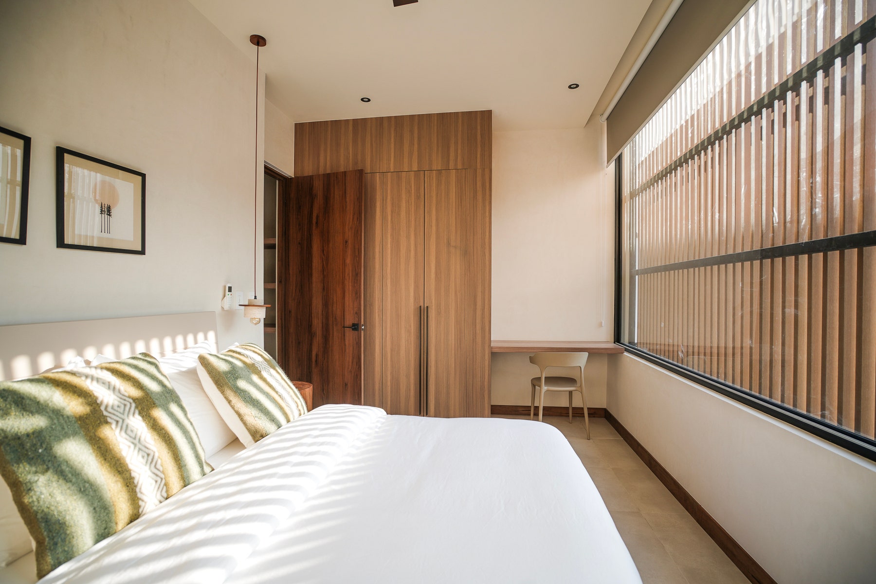Contemporary Beach Condo, #7 — photo 14 of 14