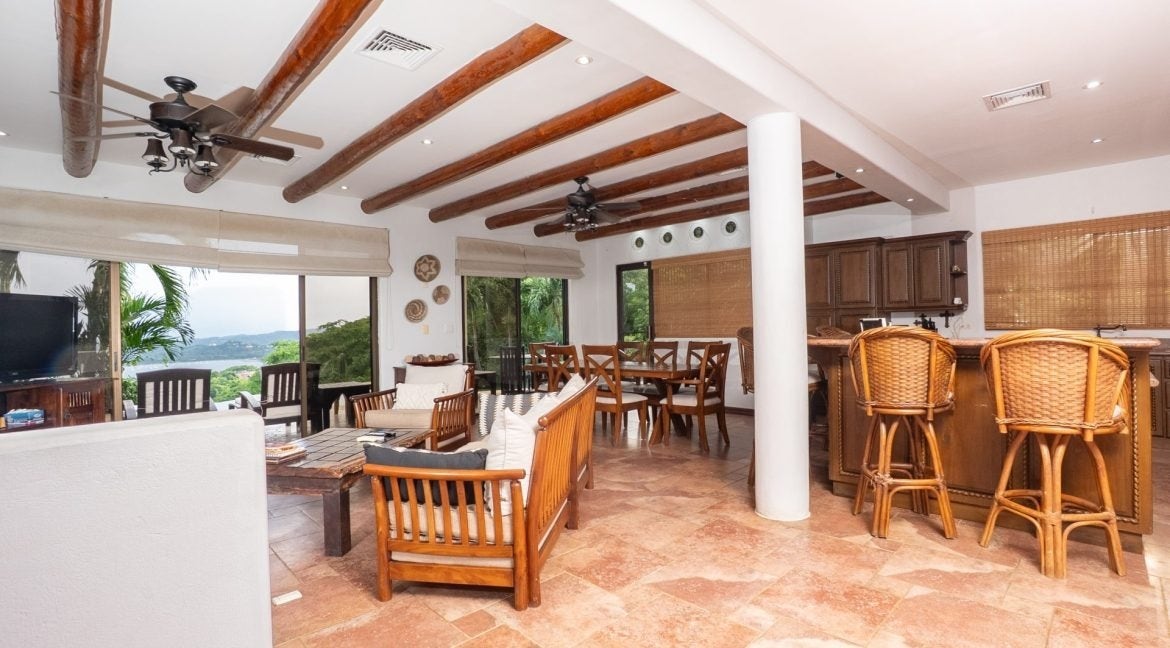 Hacienda-Style Ocean View Villa — photo 9 of 19