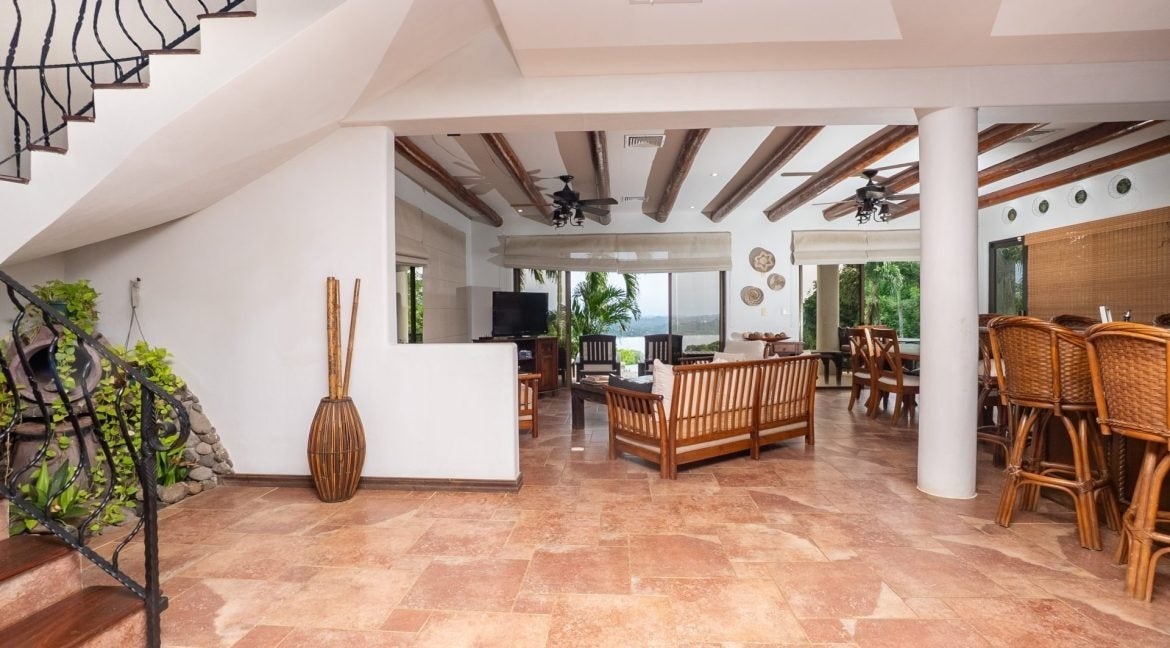 Hacienda-Style Ocean View Villa — photo 10 of 19