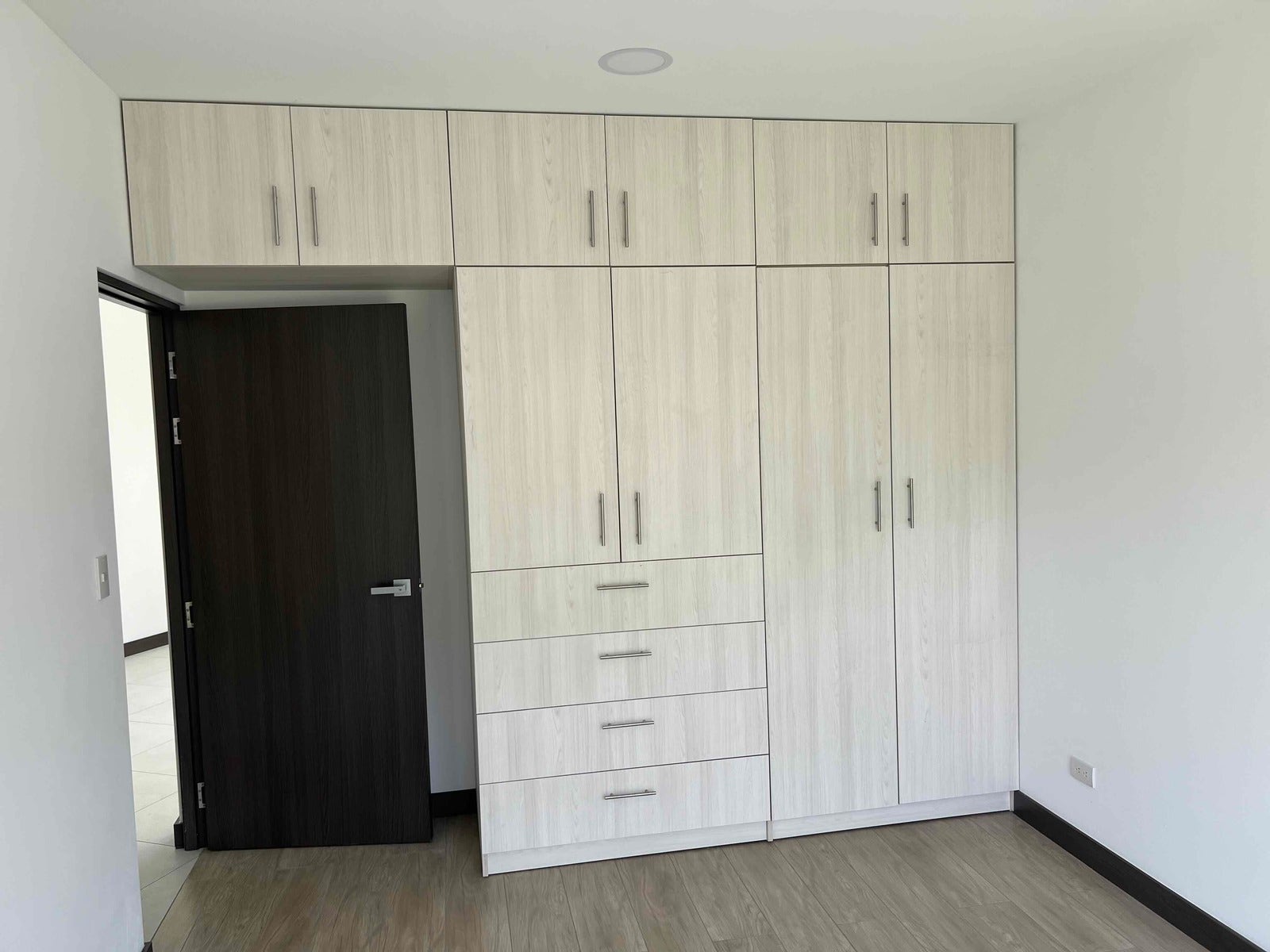 El Herran Gated Community — photo 13 of 16