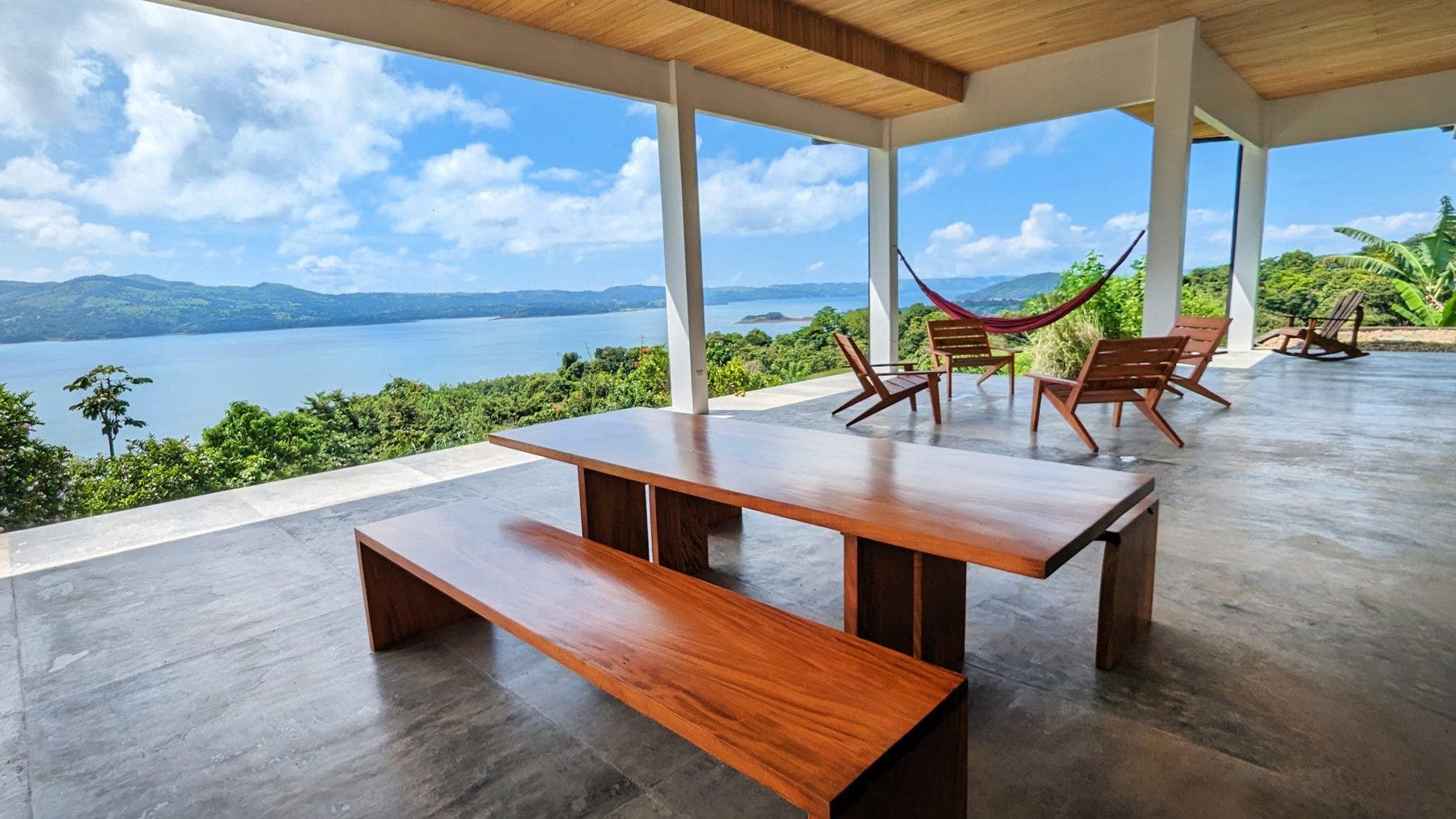 Modern Luxury Home With Lake View — photo 18 of 19
