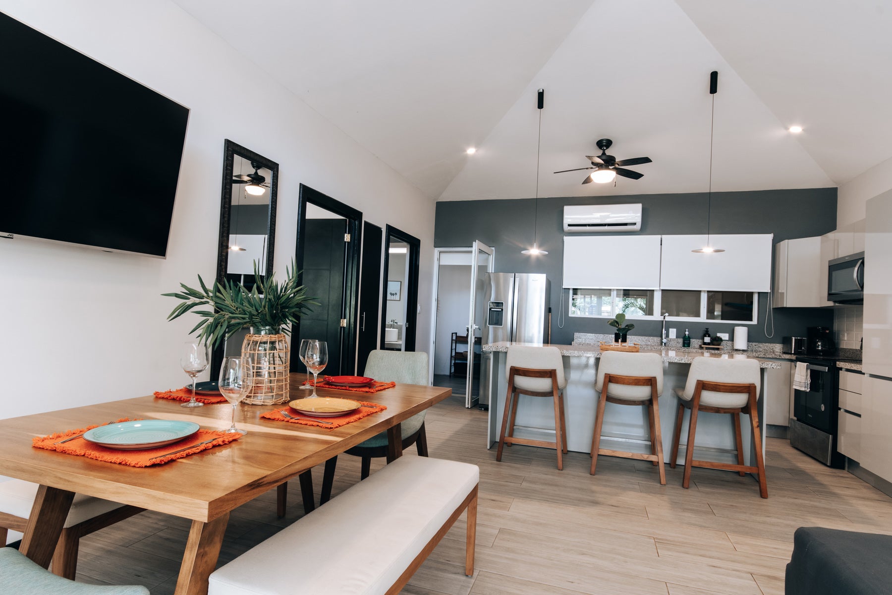 Affordable Beach Villa — photo 2 of 19