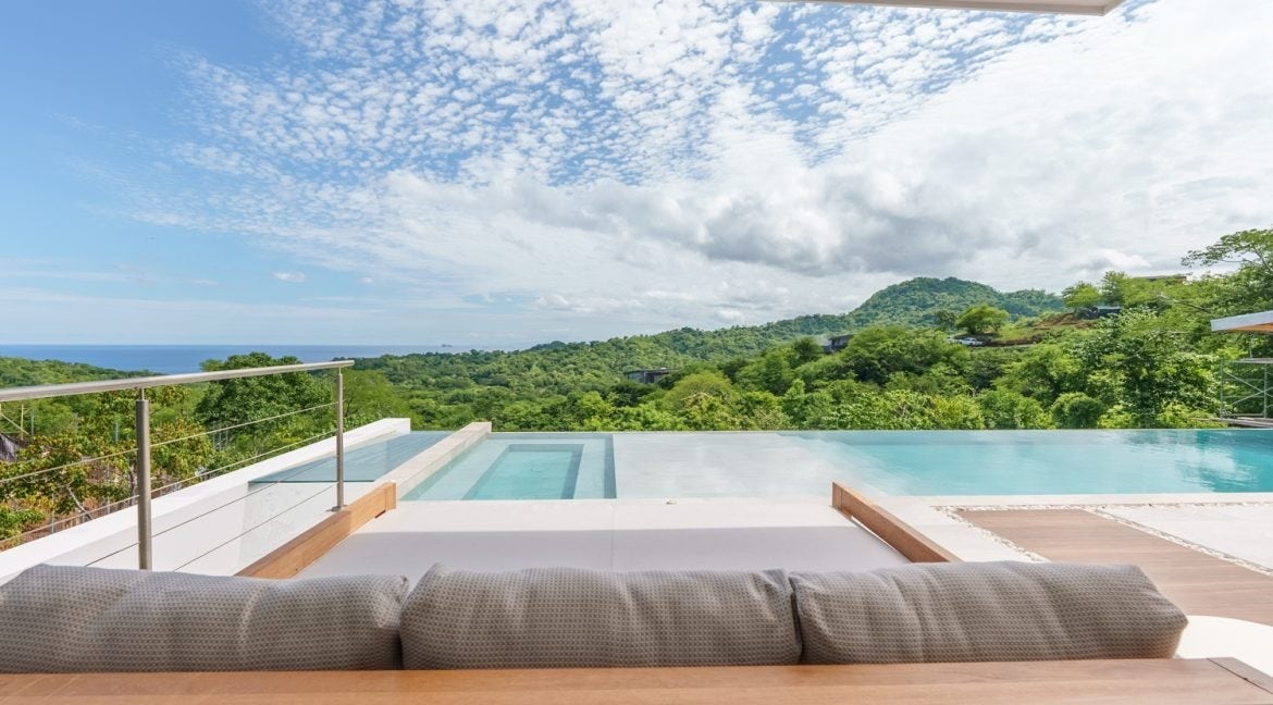 Infinity-Edge Saltwater Pool, Outdoor Kitchen — photo 3 of 19