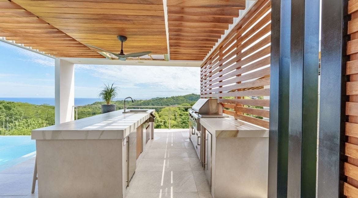 Infinity-Edge Saltwater Pool, Outdoor Kitchen — photo 15 of 19