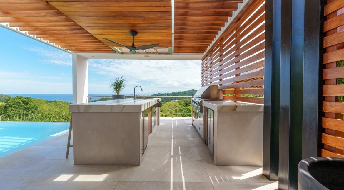 Infinity-Edge Saltwater Pool, Outdoor Kitchen — photo 17 of 19